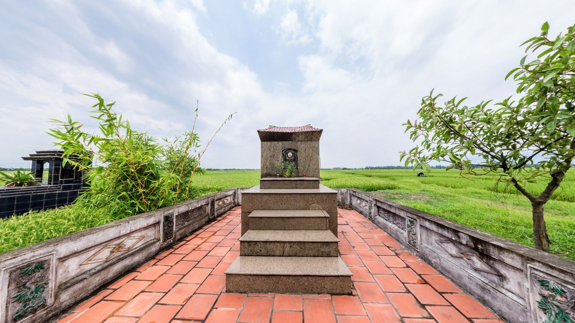 Lăng Nguyễn Gia Thiều